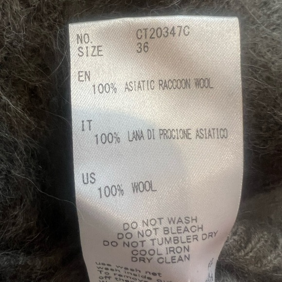 C.T. Plage Limited-Edition Raccoon Fur Brushed Knit Sweater – Grey – Size 36 - Picture 9 of 13